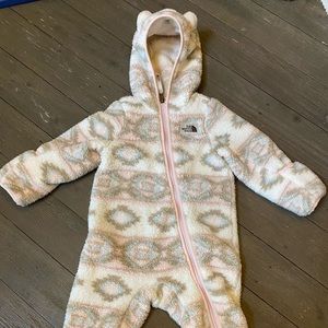 North face bear snowsuit size 12-18months